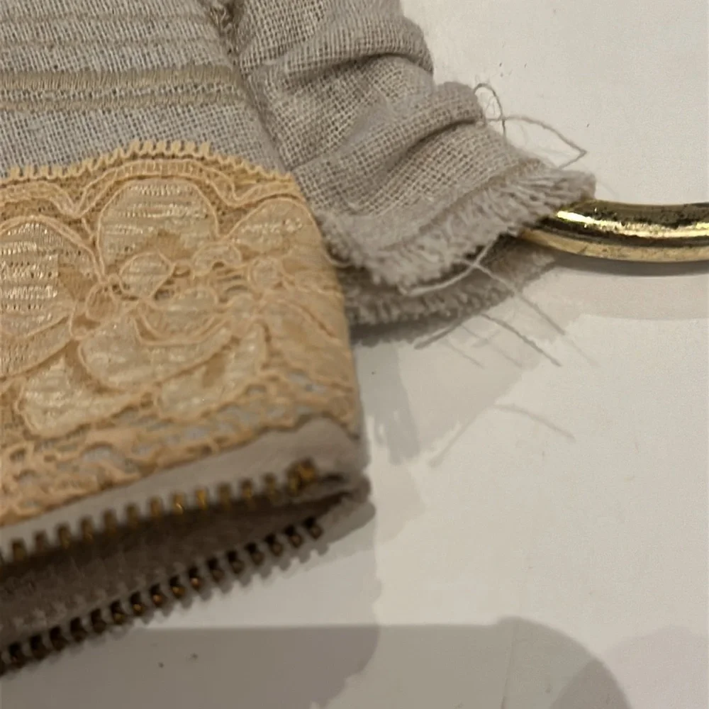 Permanent Baggage bracelet wristlet