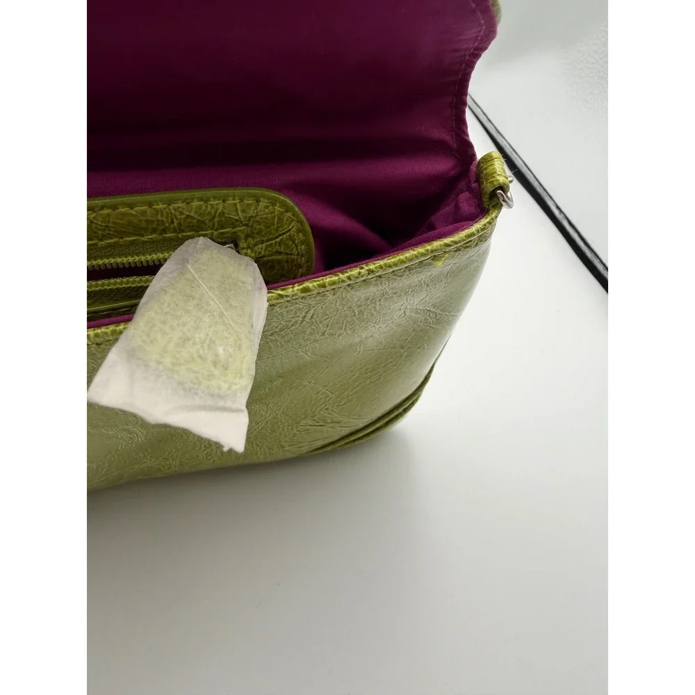Daisy Fuentes Lime Green Faux Leather Envelope Clutch Bag with Chain Strap