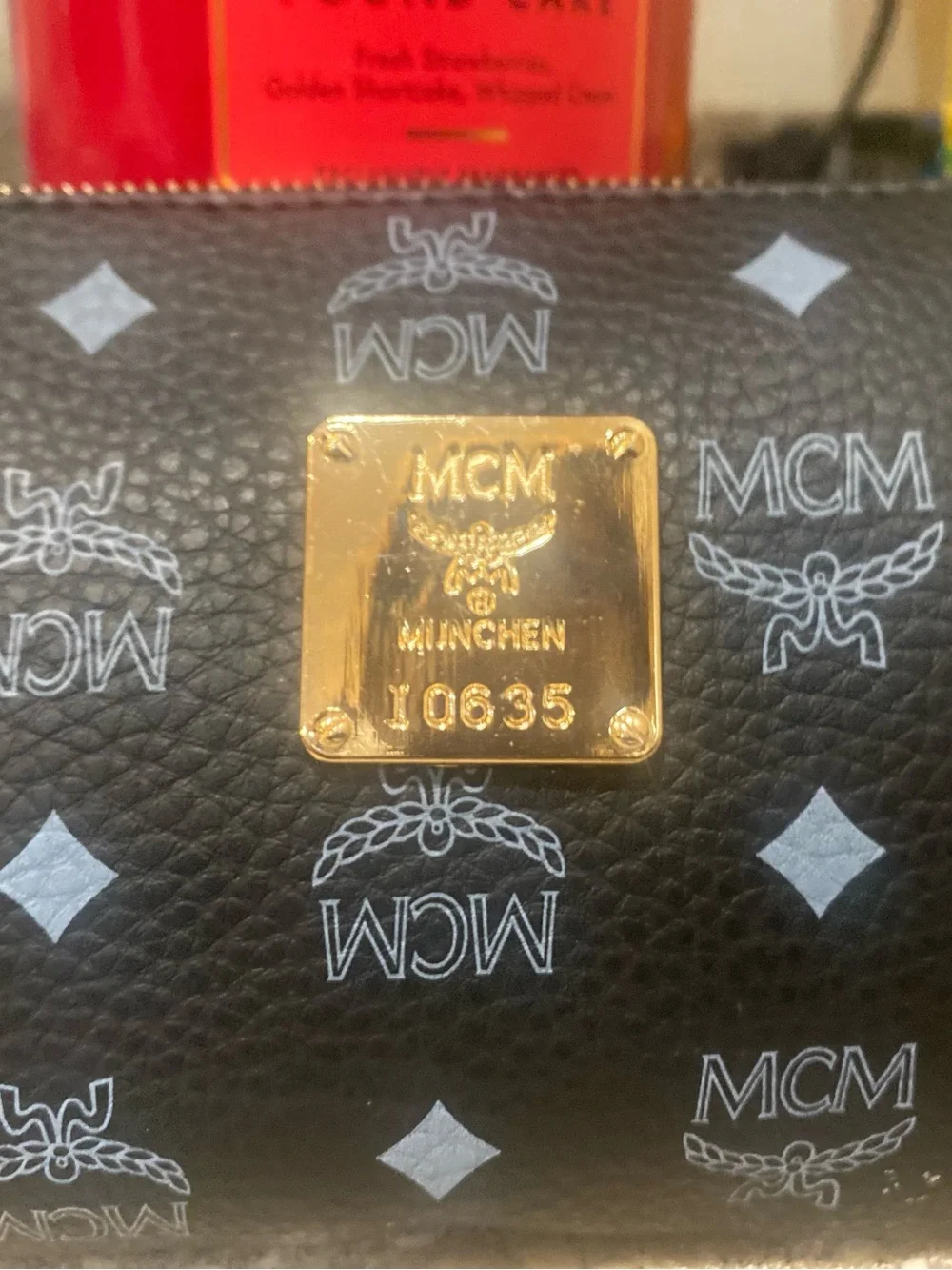 Luxury Black Logo Chain Shoulder Bag with Gold Plaque