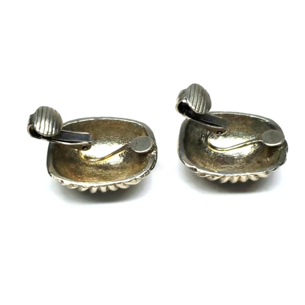 Vintage Silver Toned Oval Ribbed Clip on Earrings