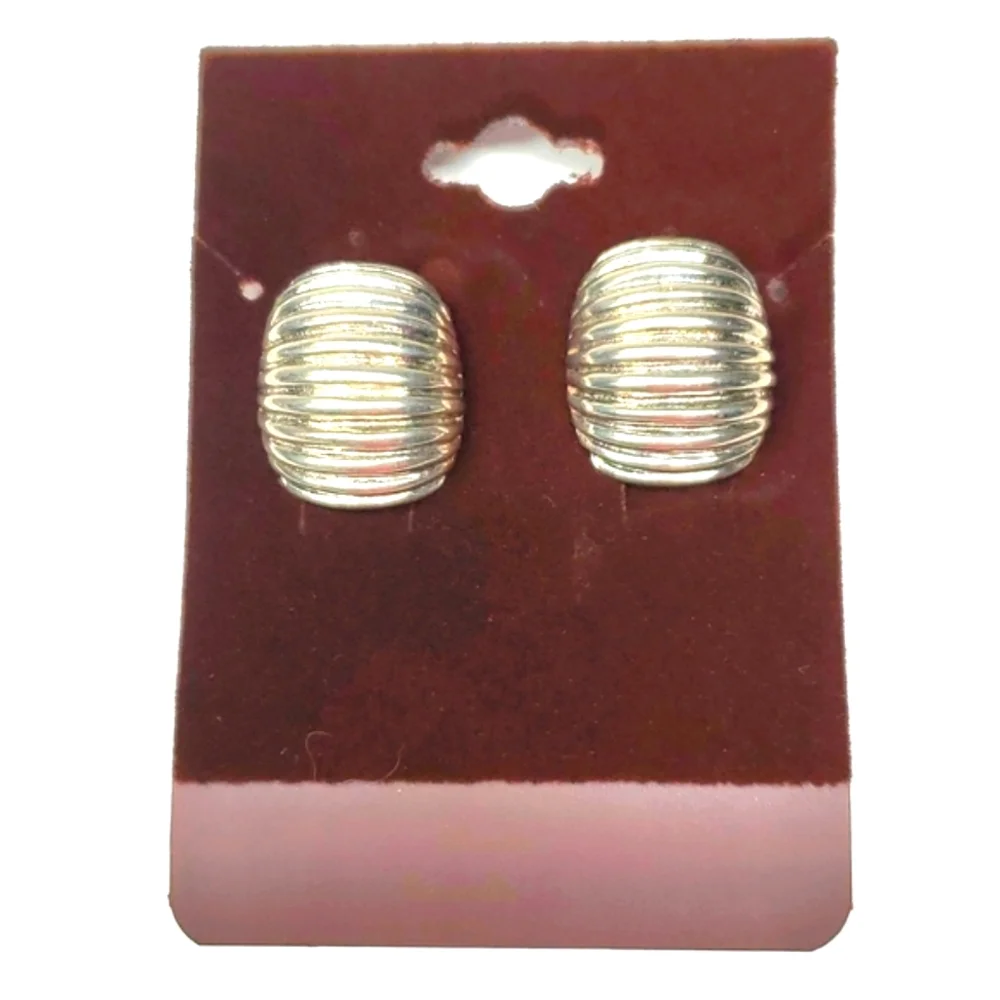 Vintage Silver Toned Oval Ribbed Clip on Earrings