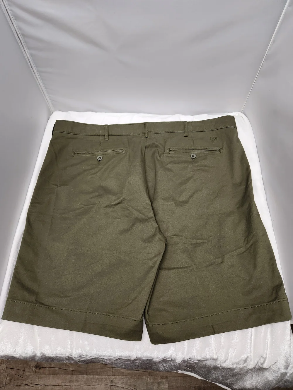 Daniel Cremieux tailored flat