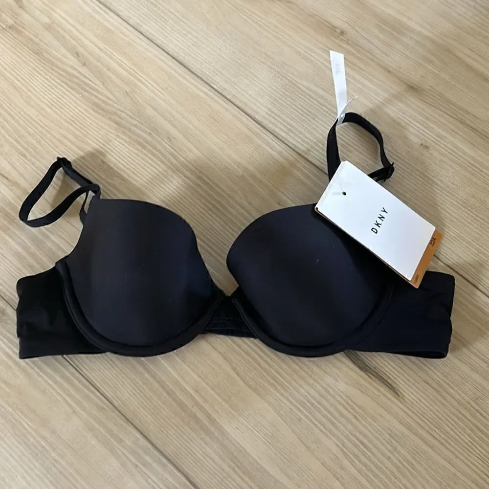DKNY Litewear Spacer T-Shirt Bra DK4001, size 32A, NWT, Black