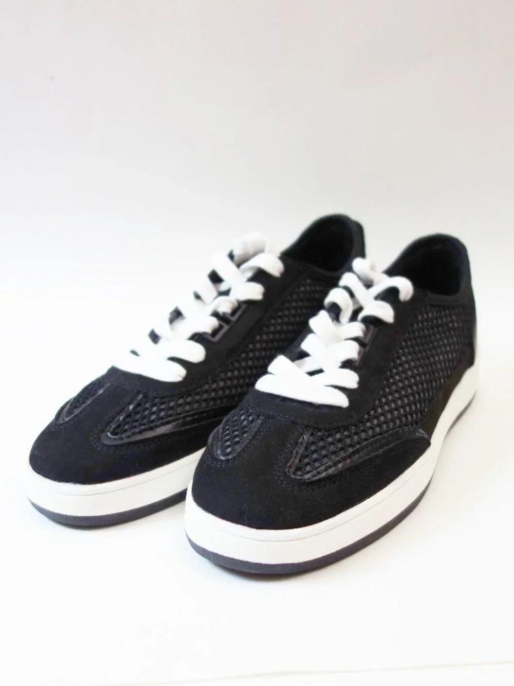Anne Klein Women's Abriela Low Top Sneakers Fishnet Black (8M) NWOT!