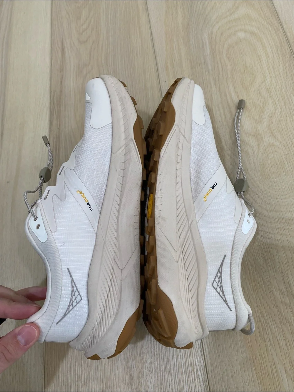 Hoka one transport