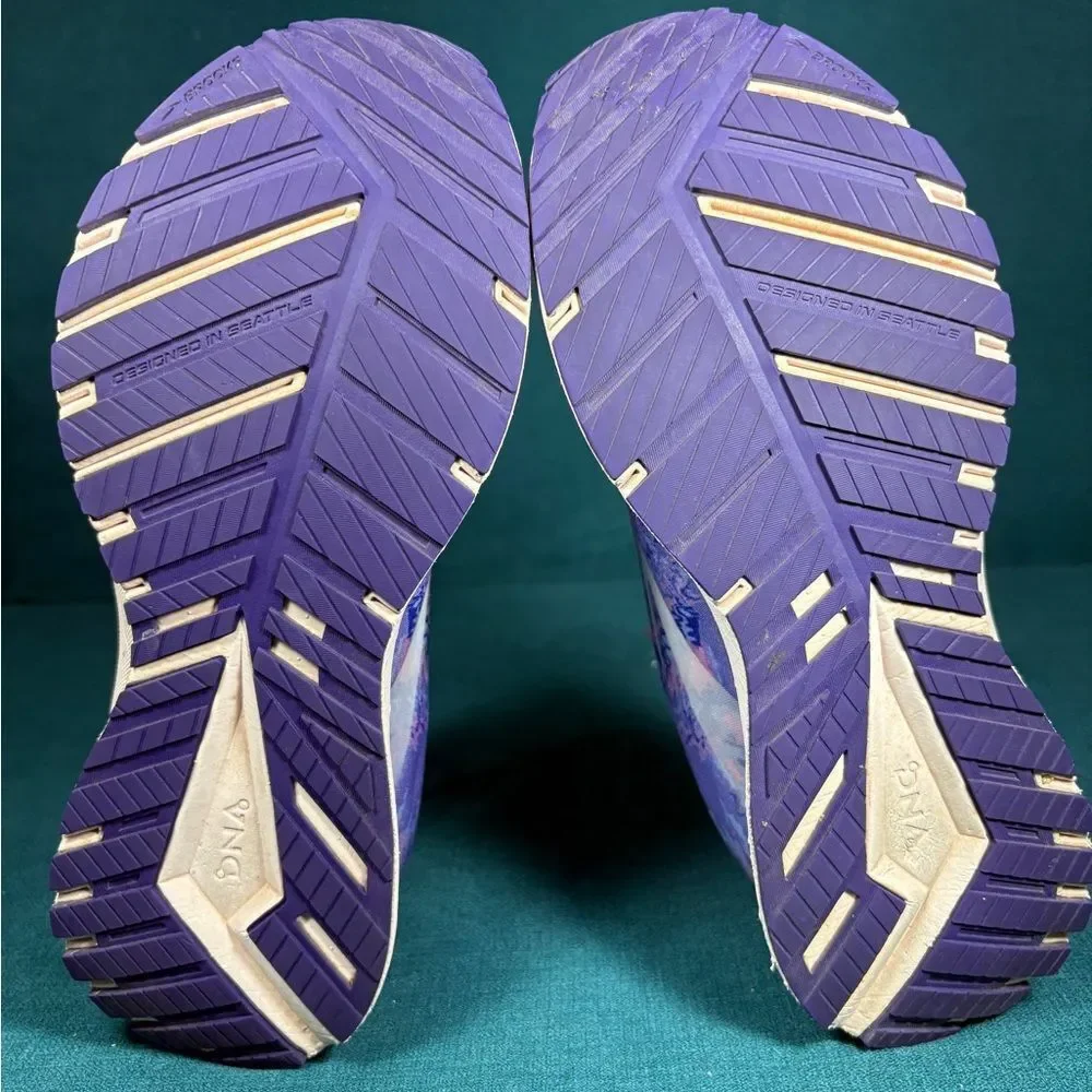 Brooks present color minor
