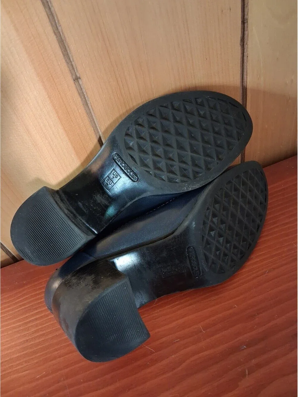 Aerosoles Heartthrob Women's Navy Leather Loafers Slip on Comfort Size 7M Flaw