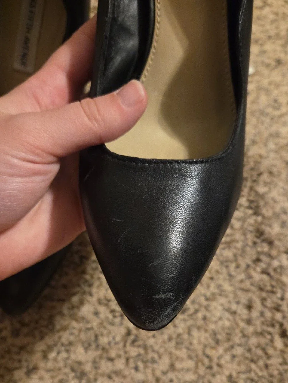 Saks Fifth Avenue classic pointed