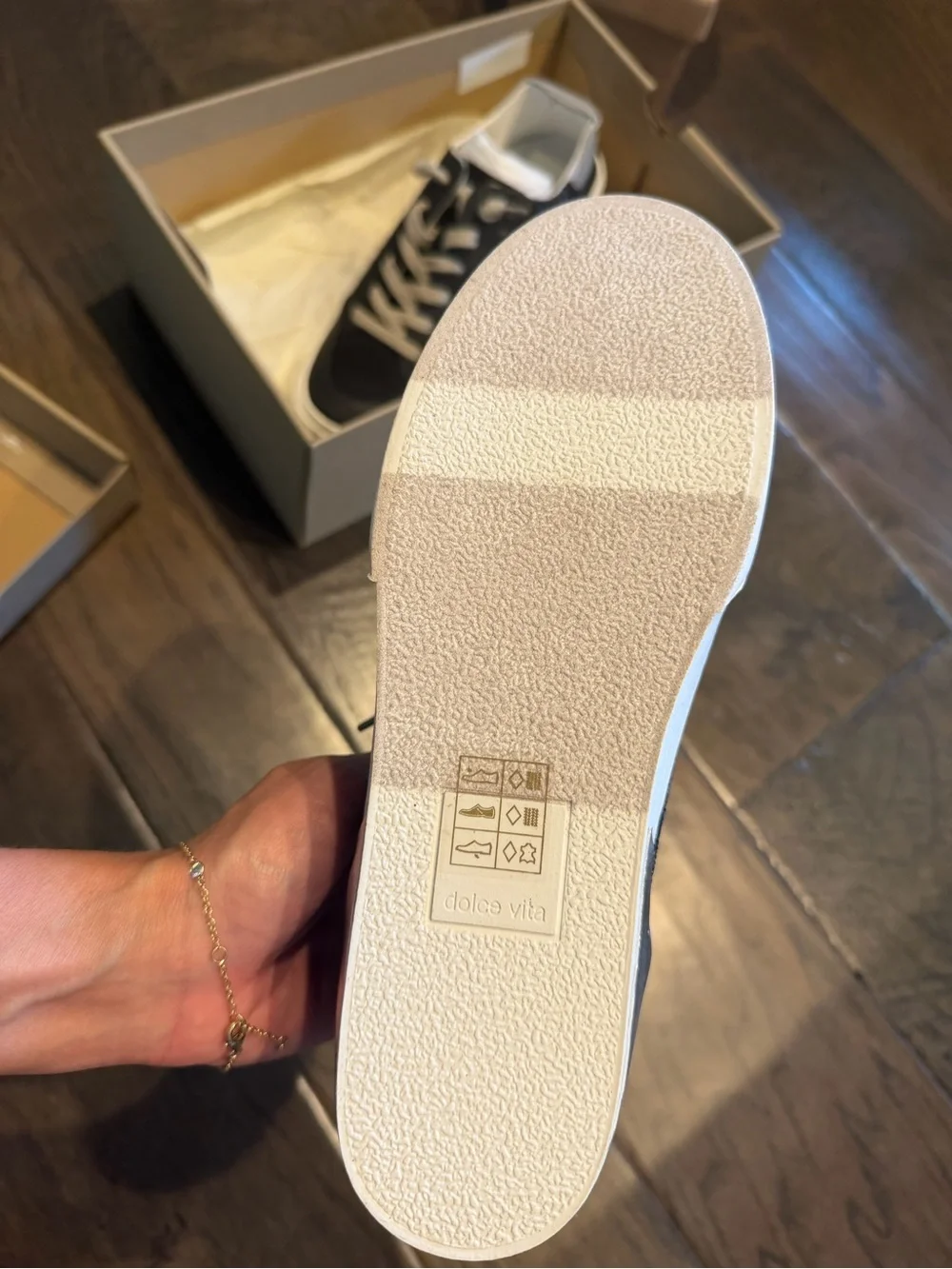 Dolce Vita brand new