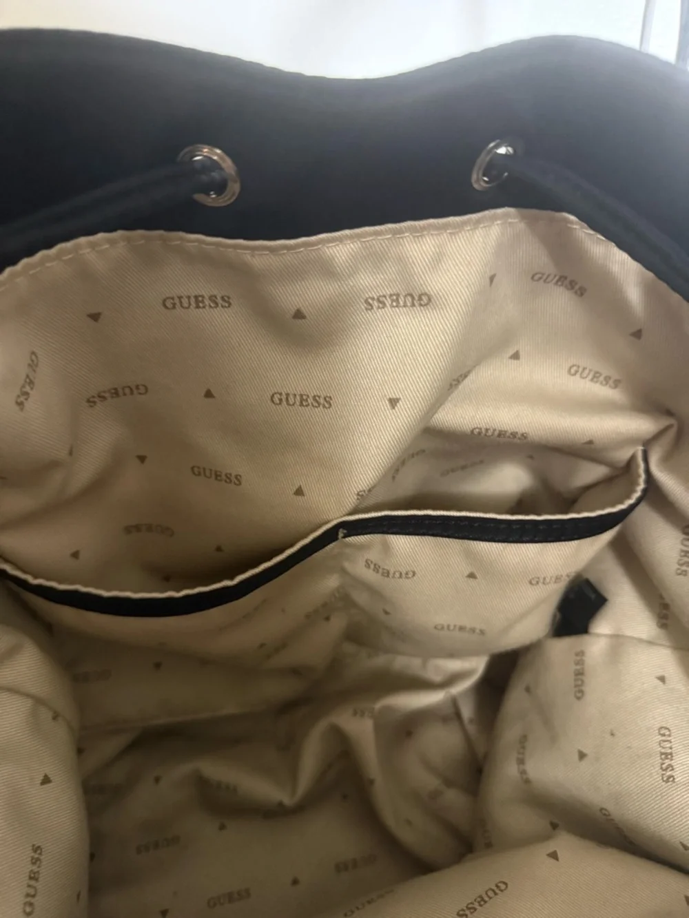 GUESS‎ Black Backpack Buckle Accent Zipper Closure Adjustable Strap Pockets