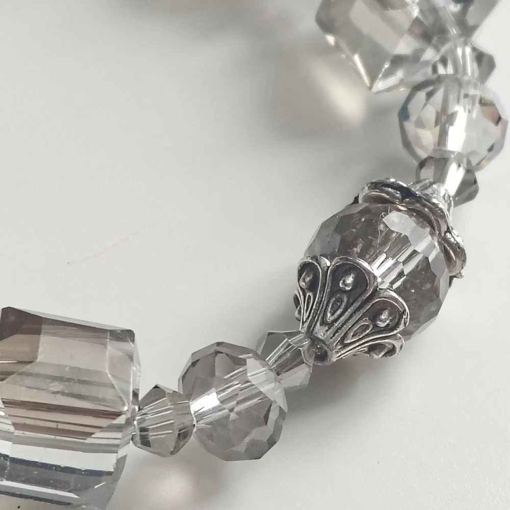 Clear Faceted Square Glass Bead Stretch Bracelet Silver Filigree Accents 6in