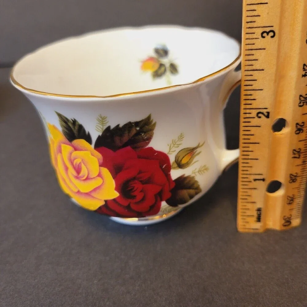 Vtg Quinn Anne Bone China Red & Yellow Cabbage Roses England Teacup And Saucer