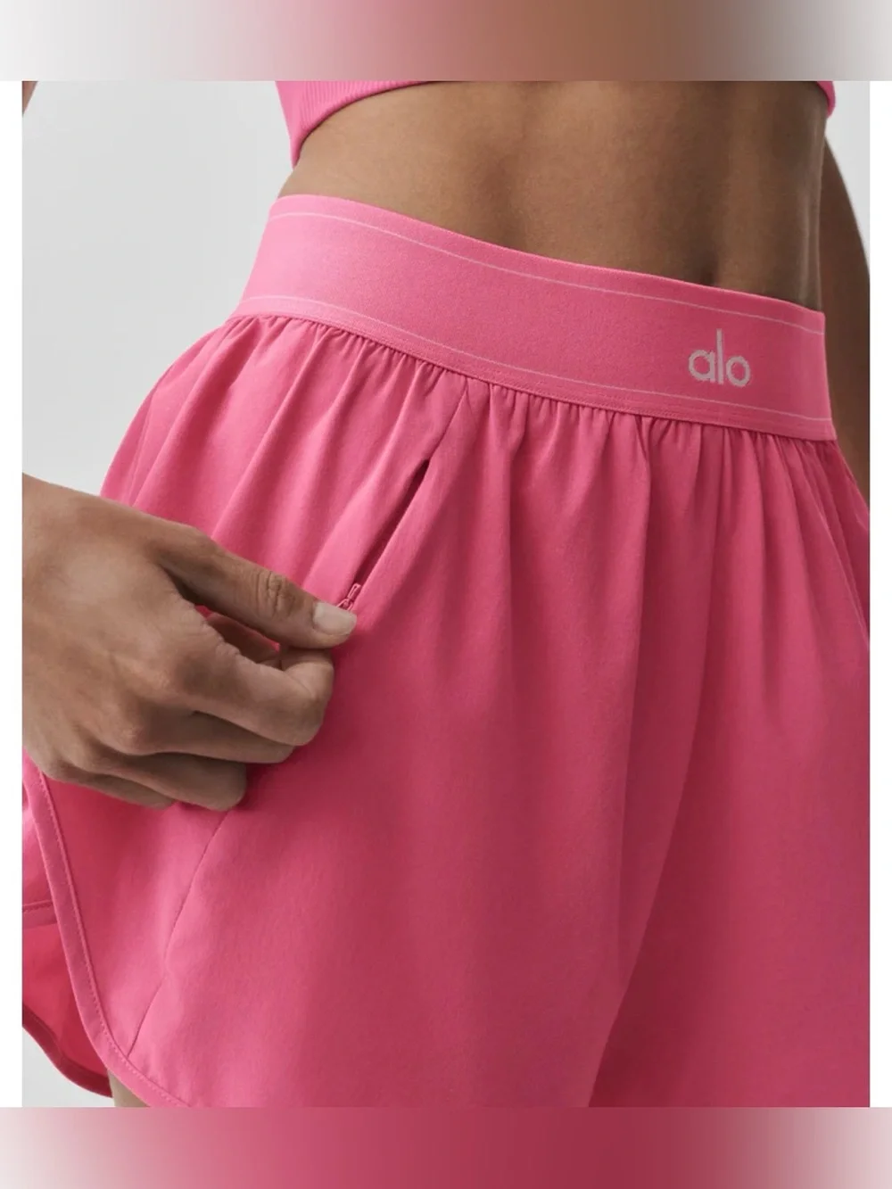 ALO Yoga lightweight pink