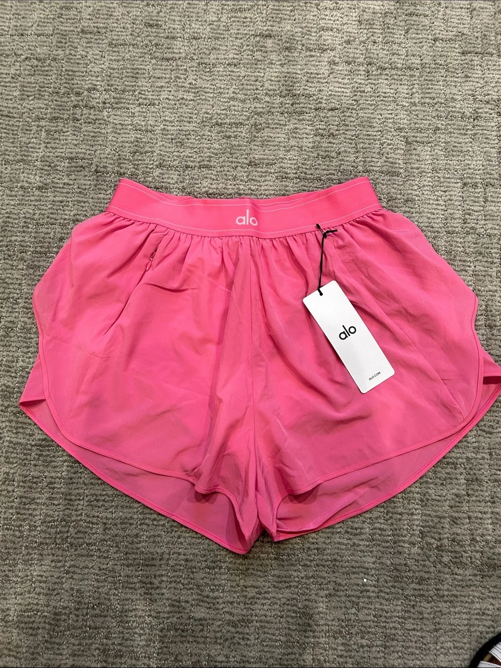 ALO Yoga lightweight pink