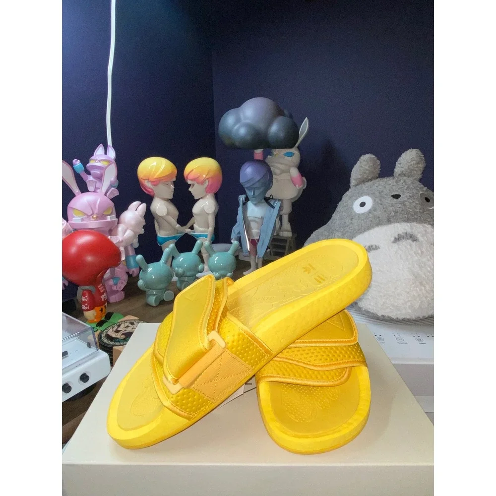 Pharrell x adidas Chancletas Hu Slide