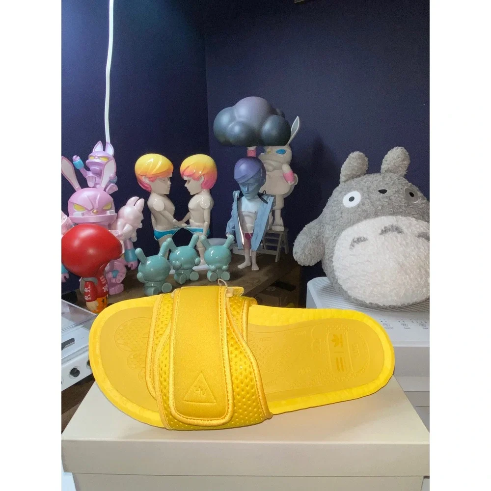 Pharrell x adidas Chancletas Hu Slide