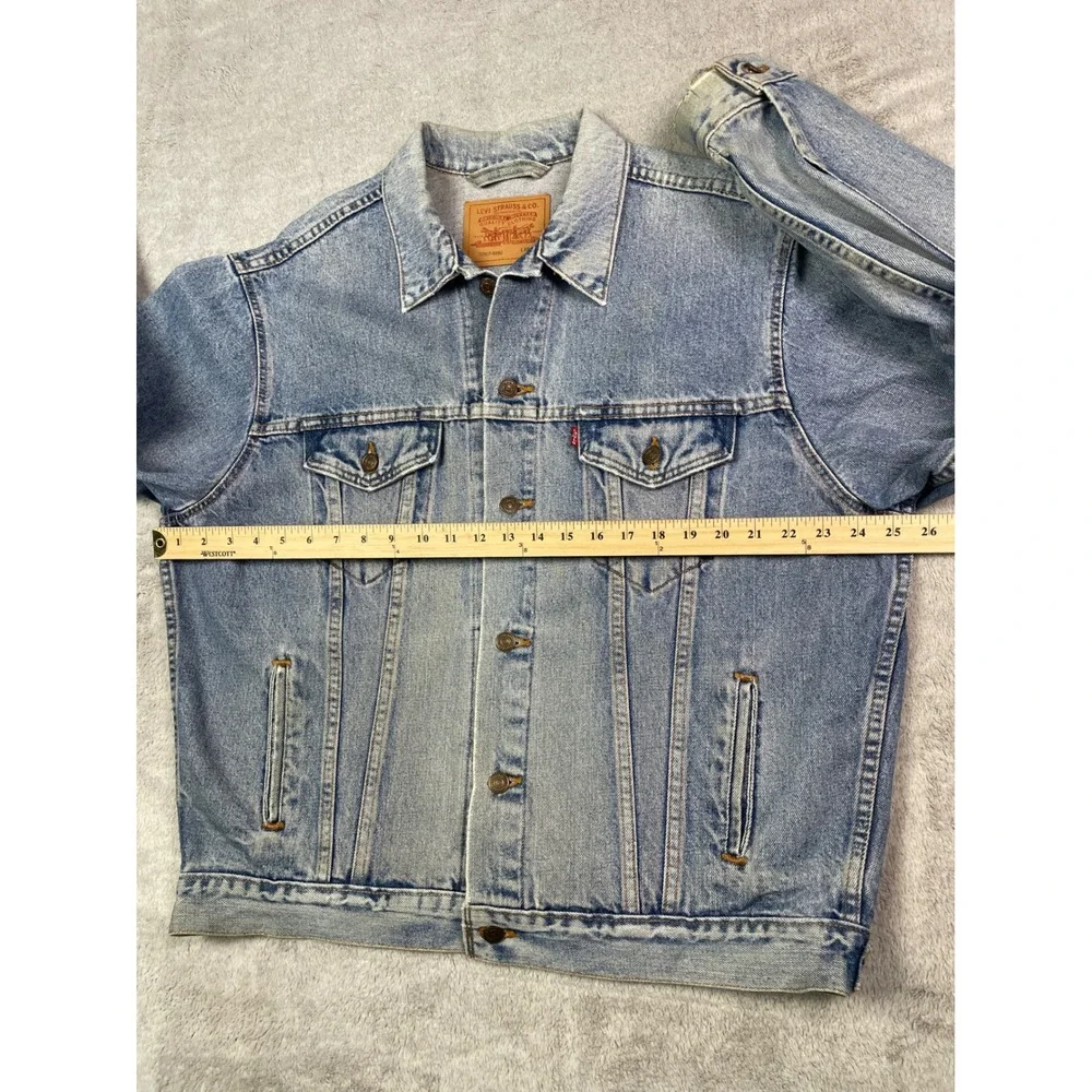 Vintage 90s Levis 70507 4890 Denim Trucker Jacket Mens Large Light Wash USA Made