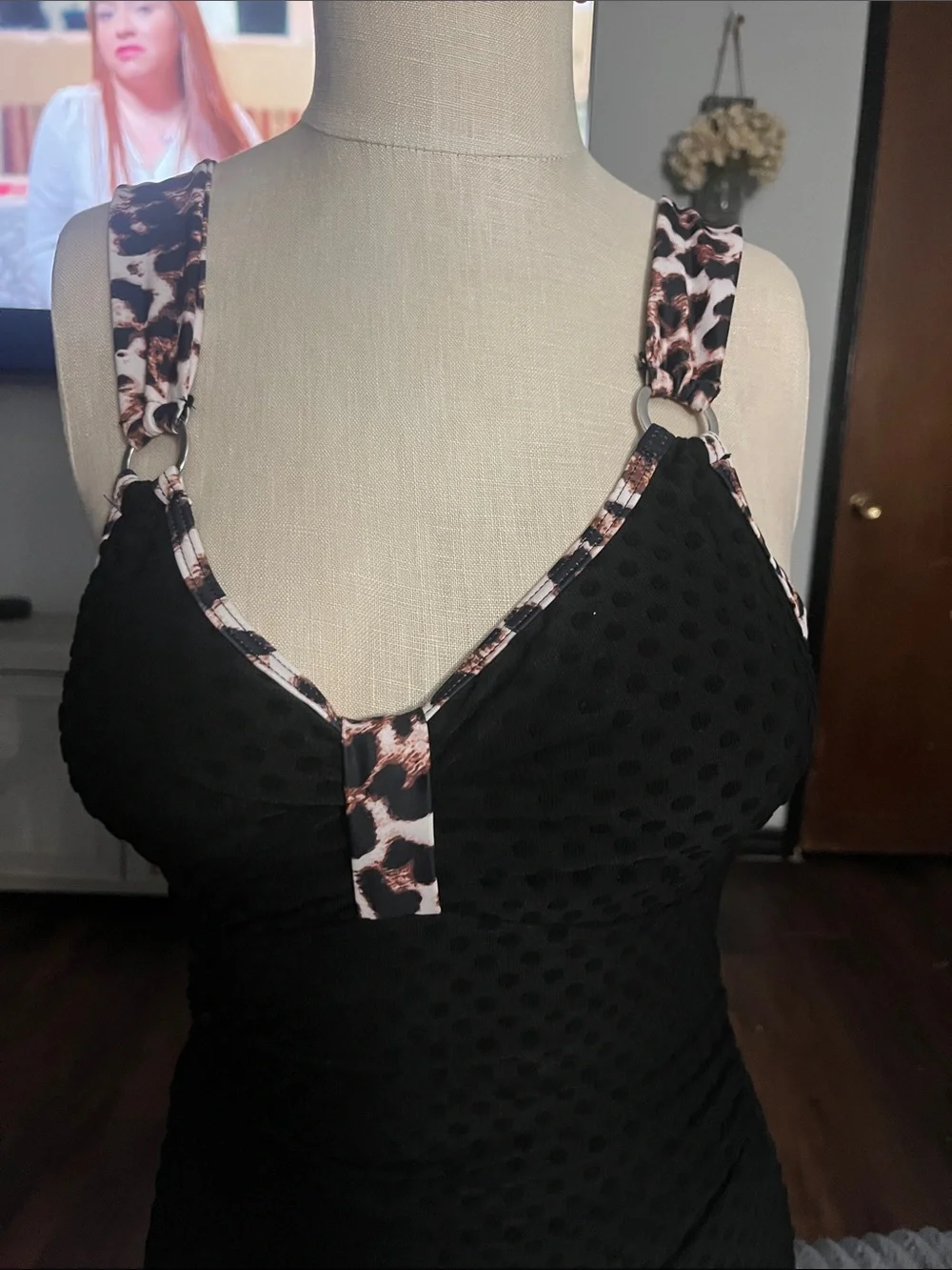 N/A stylish black