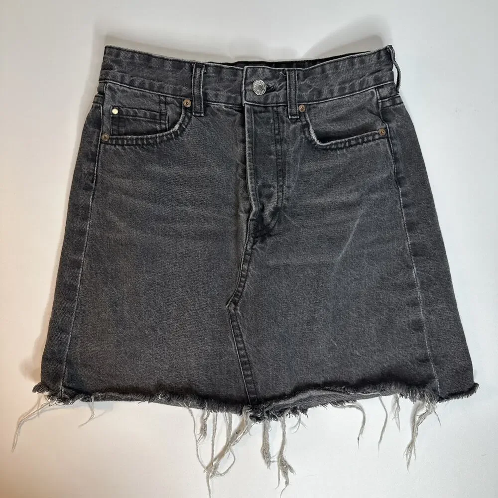 H&M Womens Size 4 Black Denim Mini Skirt High Waisted Distressed Frayed Jean