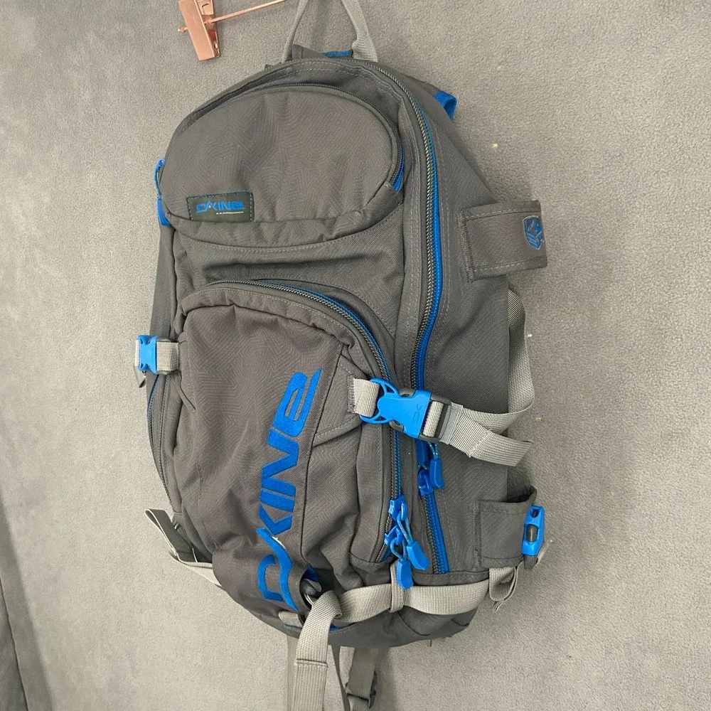 Dakine mens gray