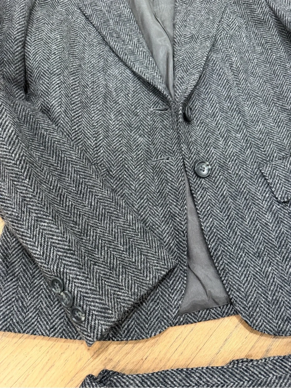 Vintage women’s wool blazer and pencil skirt size small