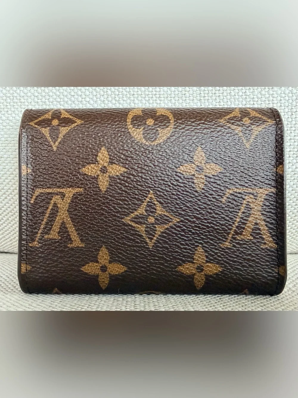 Louis Vuitton minimal fuchsia