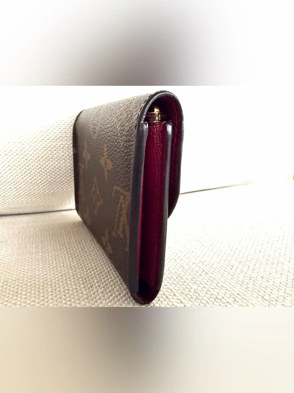 Louis Vuitton tone snap photos