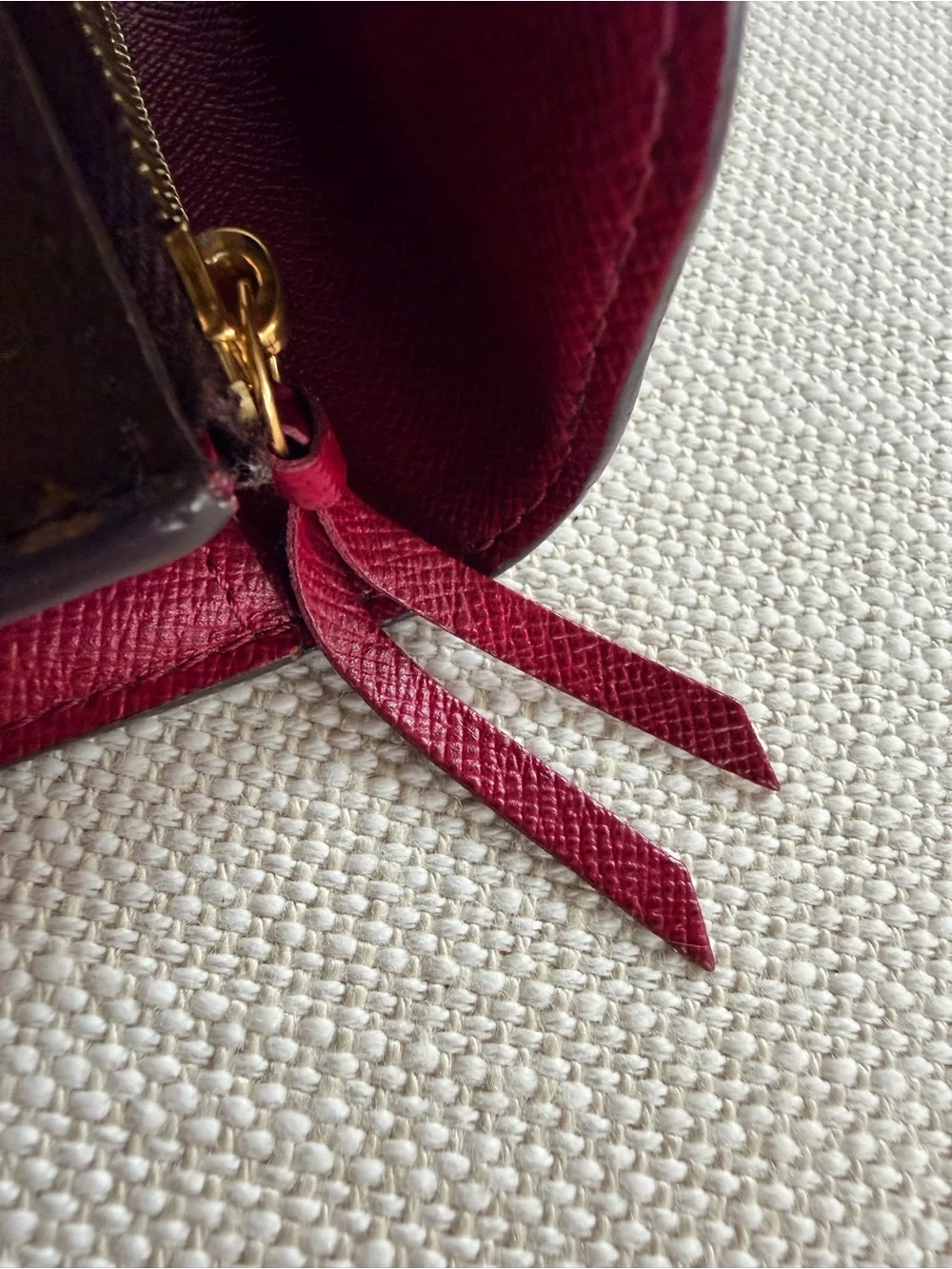 Louis Vuitton flap zippered but