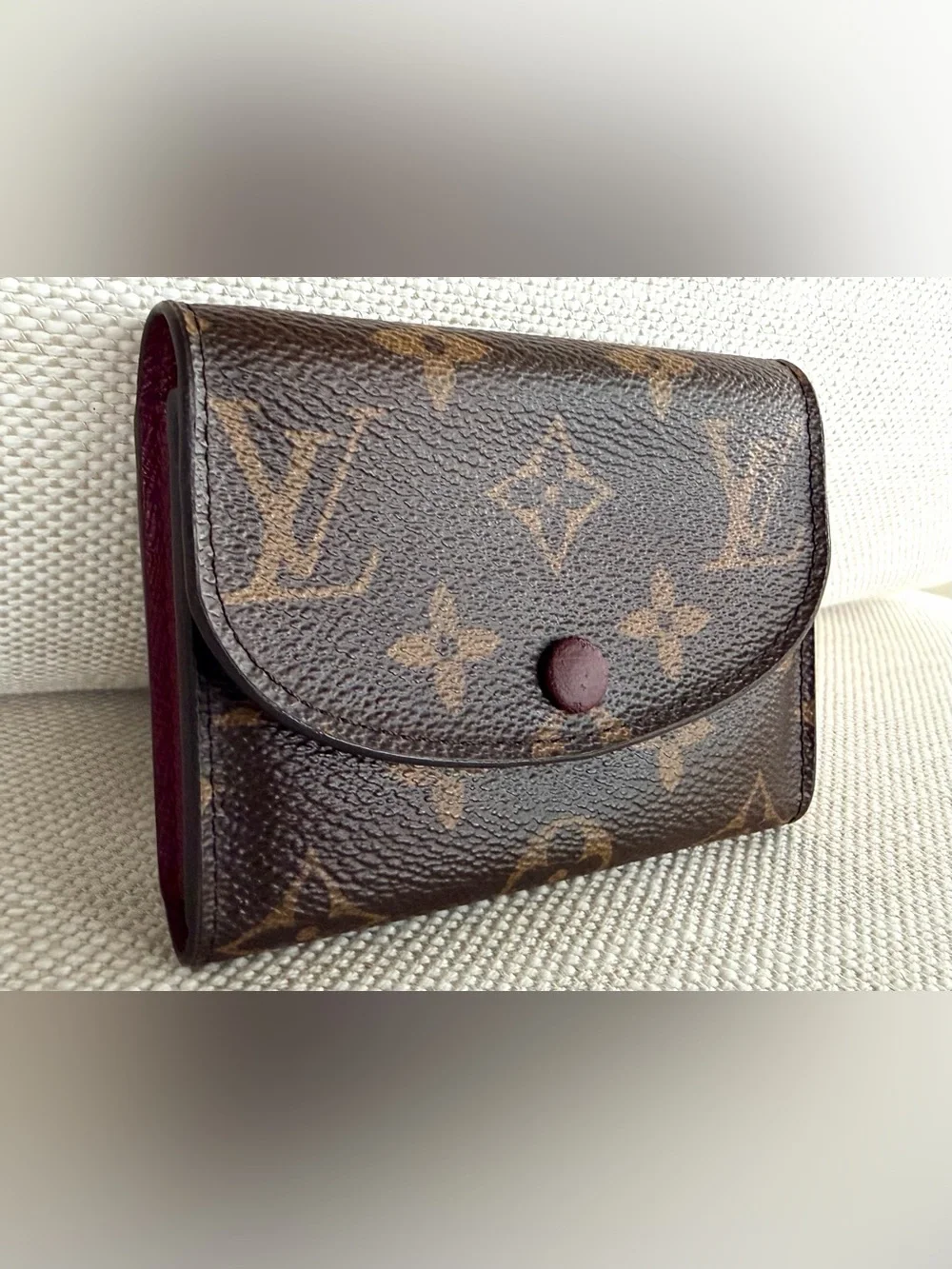 Louis Vuitton snap or