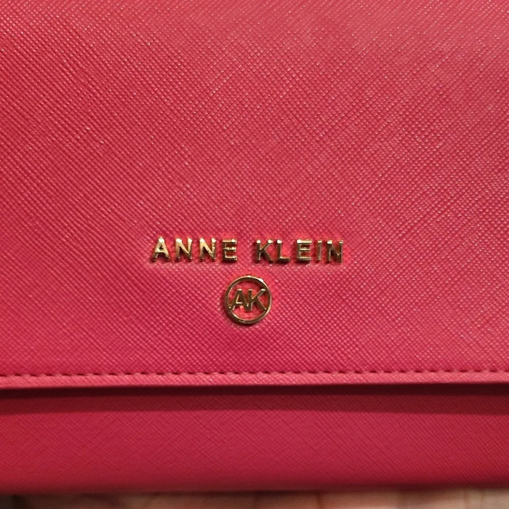 Anne Klein chic anne