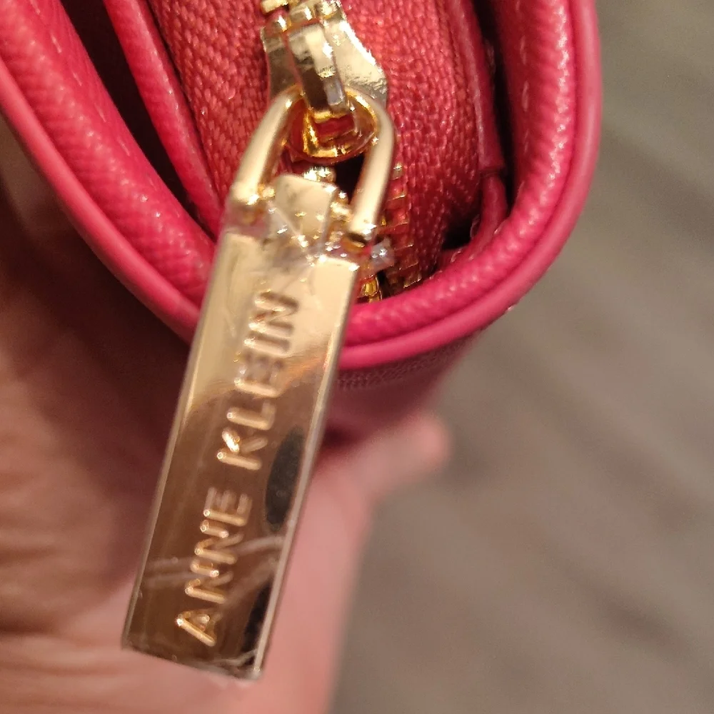 Anne Klein chic anne