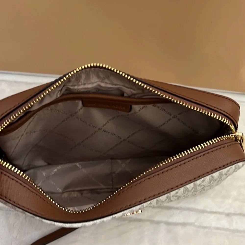 Michael Kors hardware jet set