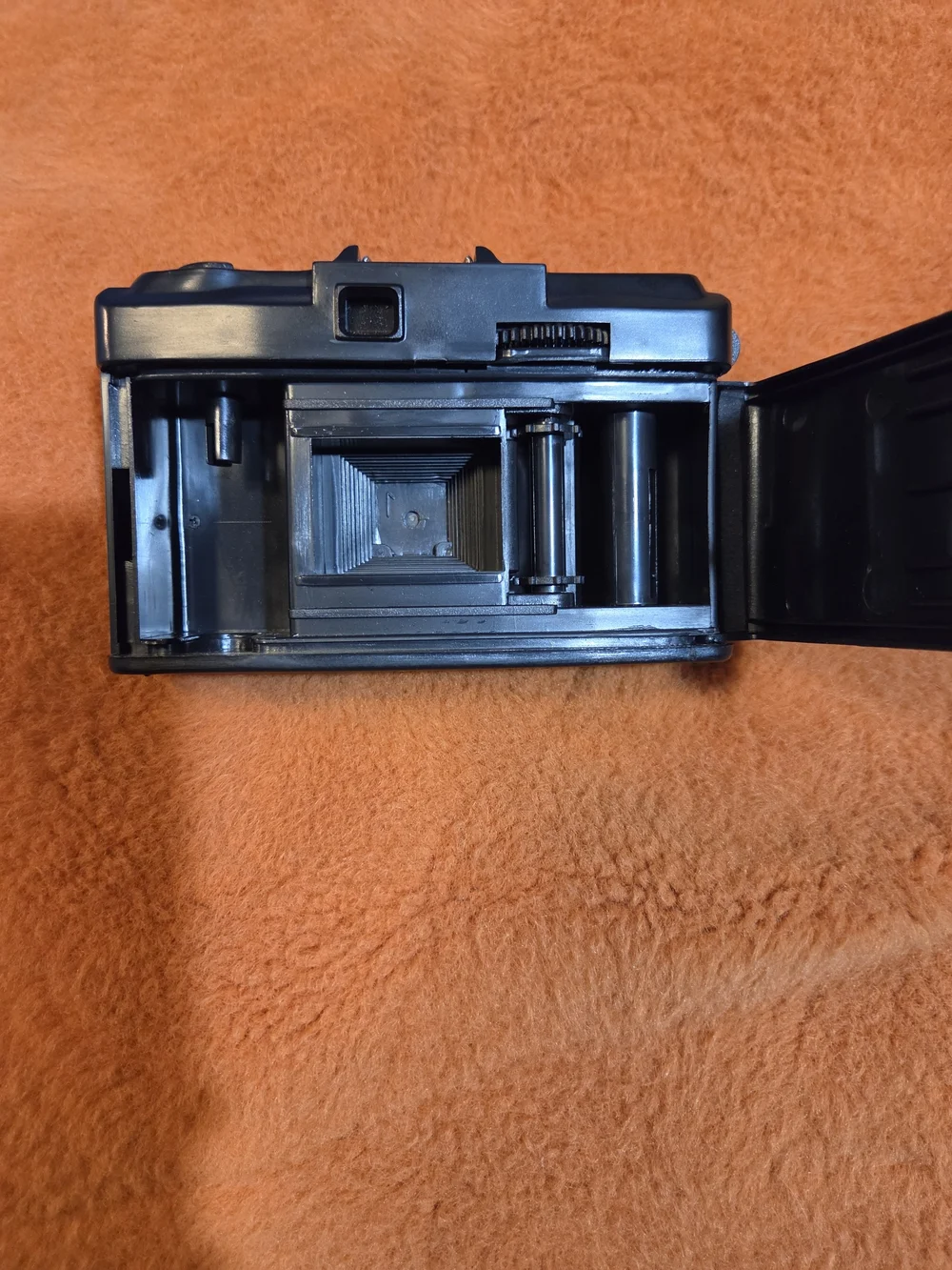 New In Box Vintage AKIRA TC-305 Black 35mm Point & Shoot Camera
