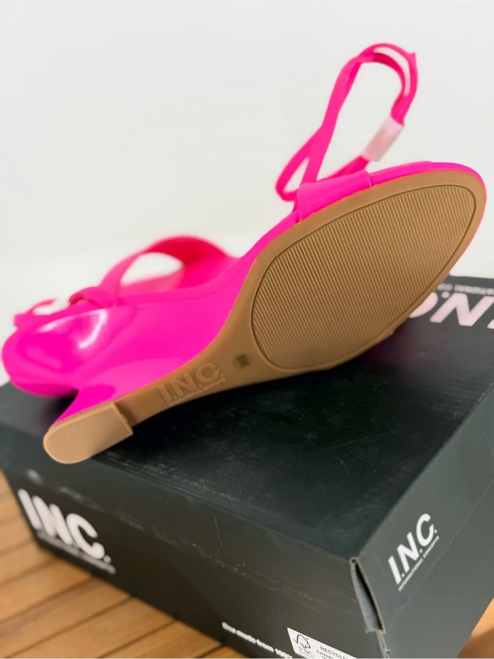 NEW INC International Concepts Fuchsia Open-Toe Slingback Sandals - Women size 8