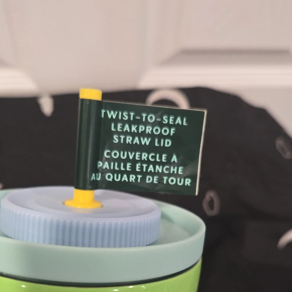Starbucks 2025 Green Stainless Steel‎ Cold Cup Tumbler 24 oz Twist To Seal