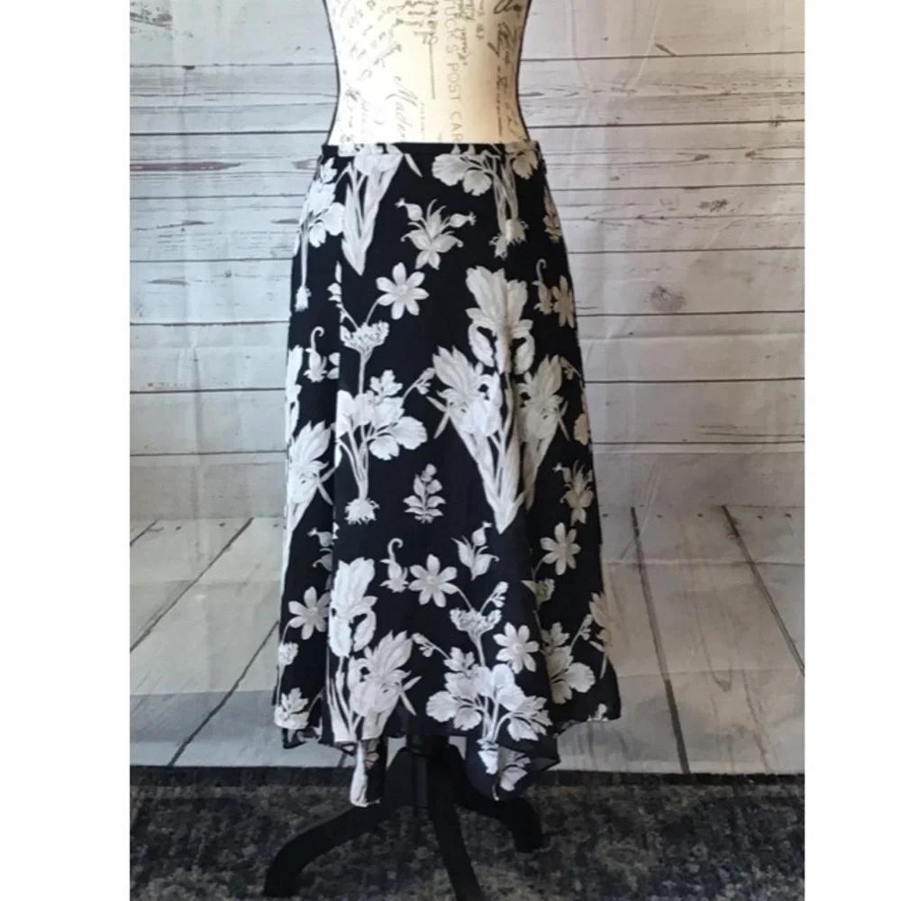 ANN TAYLOR‎ LOFT skirt floral a-line black & white sz 4