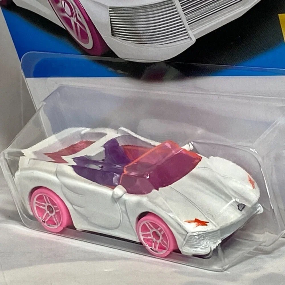 Hot Wheels Barbie Extra 57/250 HW Screen Time 3/10 White Pink 1:64 Die-cast 2022