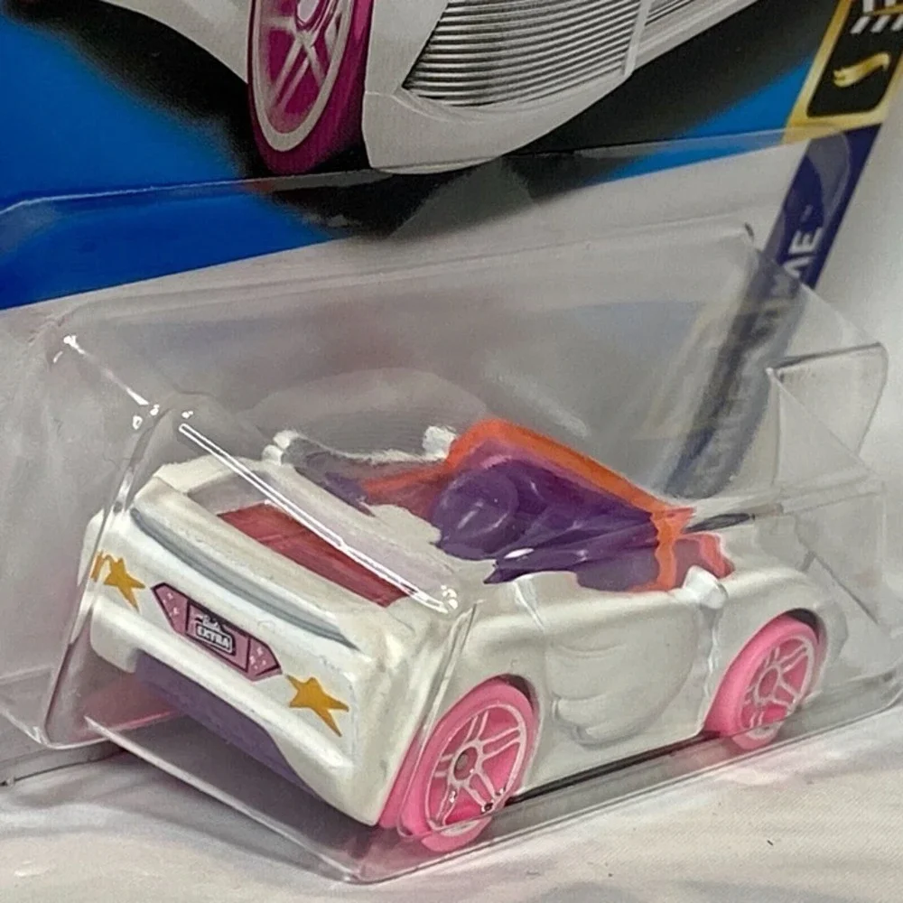 Hot Wheels Barbie Extra 57/250 HW Screen Time 3/10 White Pink 1:64 Die-cast 2022
