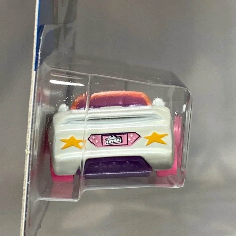 Hot Wheels Barbie Extra 57/250 HW Screen Time 3/10 White Pink 1:64 Die-cast 2022