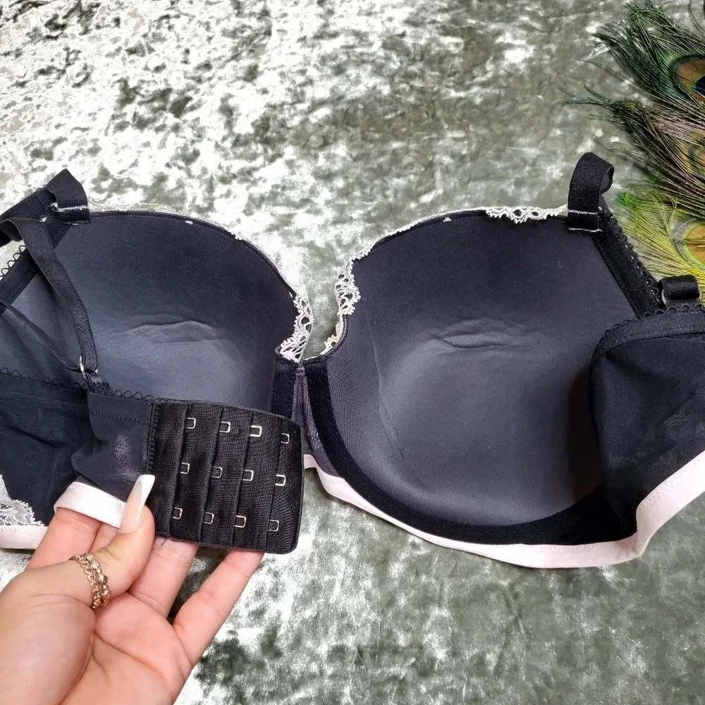 Victoria's Secret Gray Lace Bra‎ With Rhinestone