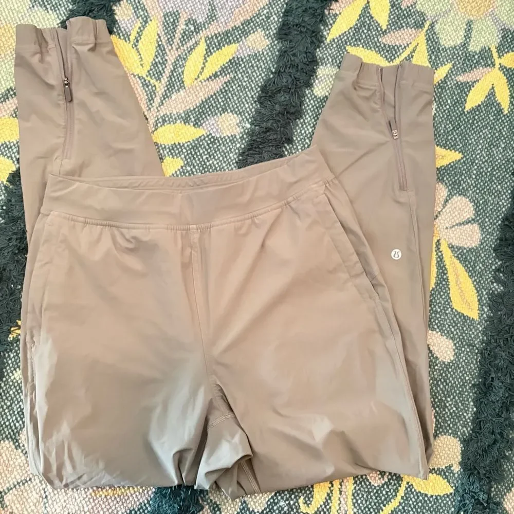 Lululemon High Waisted Joggers - Sheer Oak - Size 8