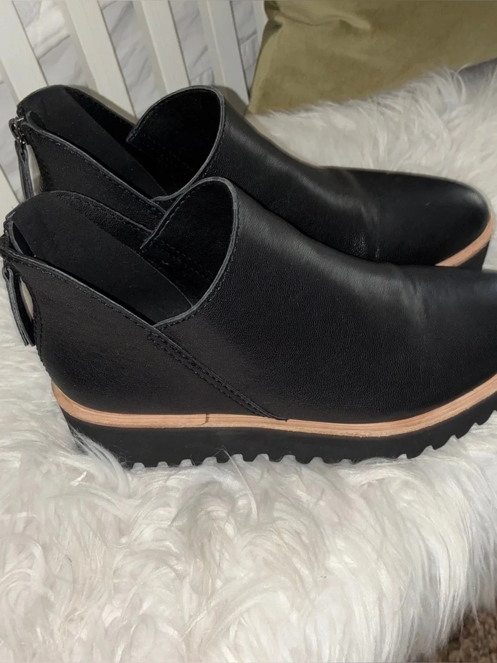 All Black contemporary platform