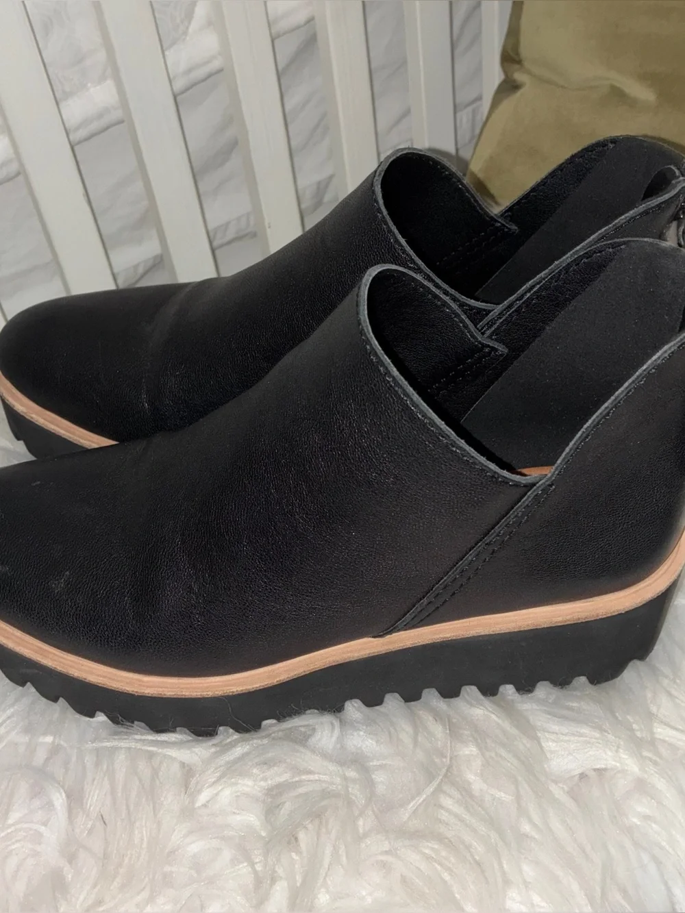 All Black contemporary platform