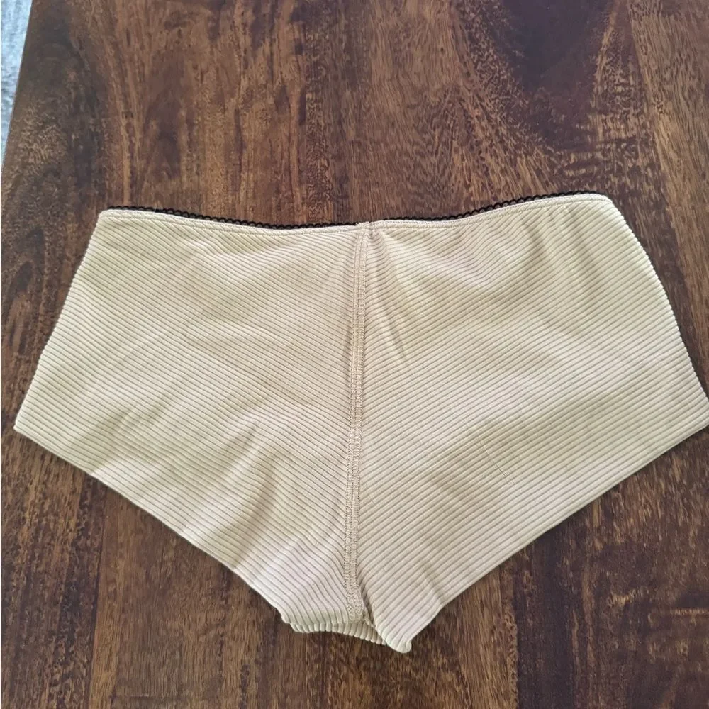 Frankies Bikinis new without