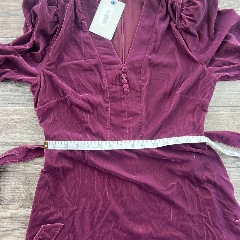 UNTUCKit burgundy material