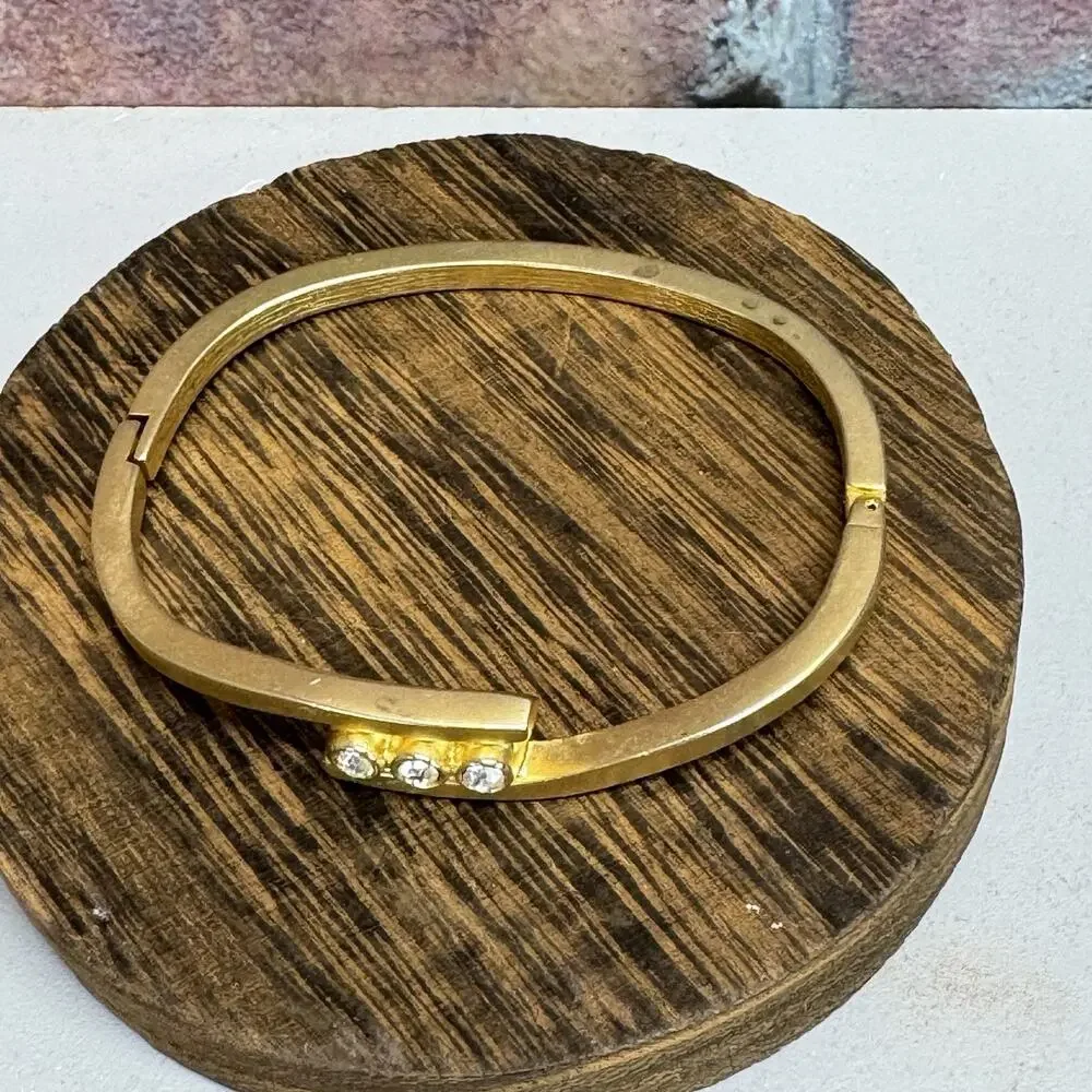 Unbranded vintage gold