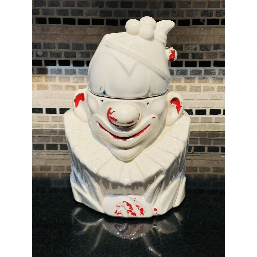 Vintage McCoy 1940s Clown Face Cookie Jar 10