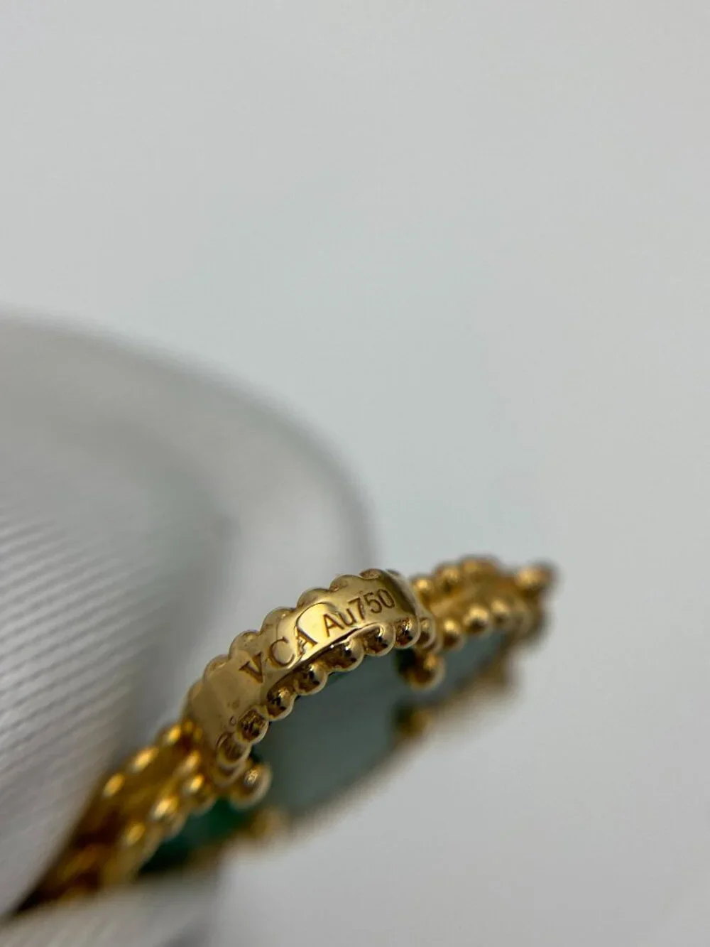 Van Cleef & Arpels excellent pre
