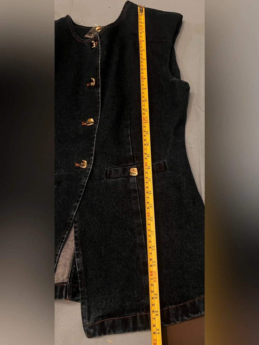 ENDLESS ROSE Button Cutaway Denim Vest Sz Medium‎ Dark Wash Gold Buttons NWT