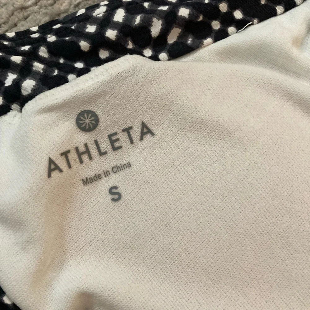 Athleta black white